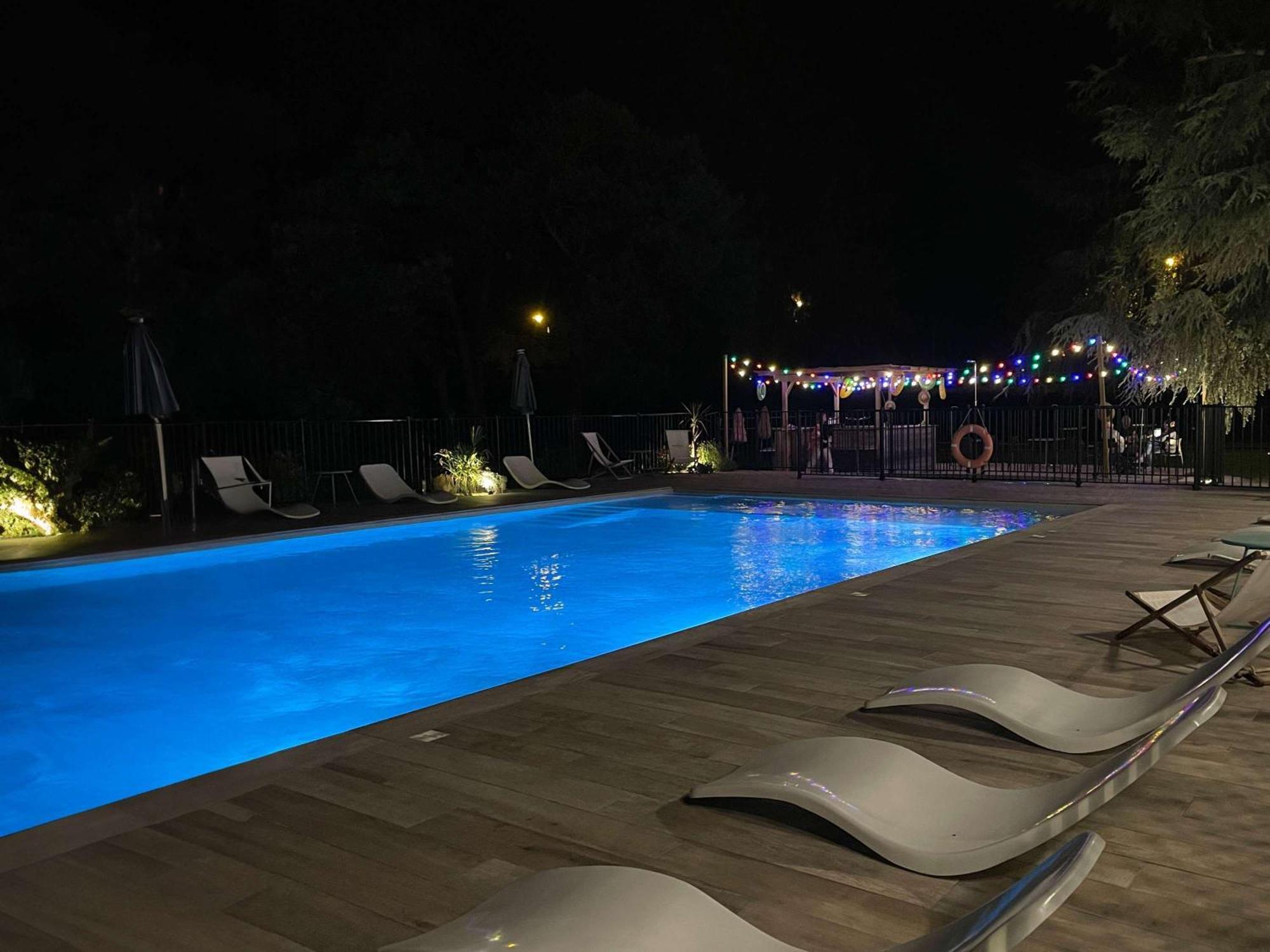 Novotel Pau Pyrenees レスカー エクステリア 写真