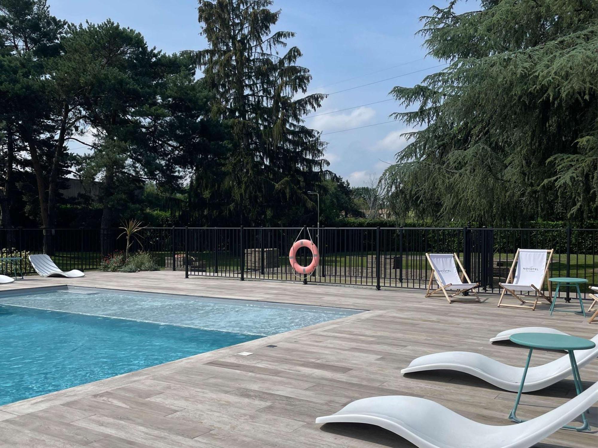 Novotel Pau Pyrenees レスカー エクステリア 写真