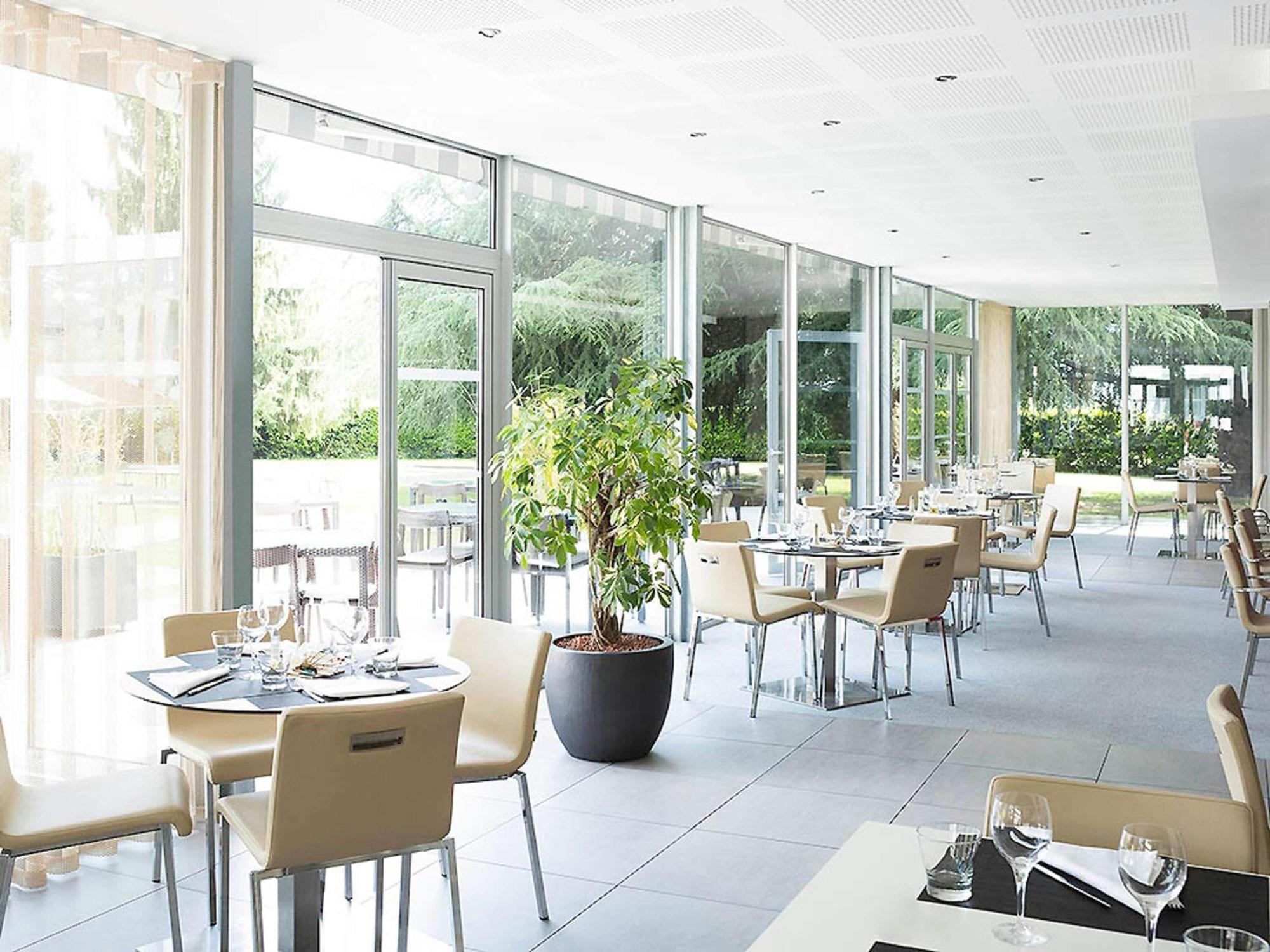 Novotel Pau Pyrenees レスカー エクステリア 写真